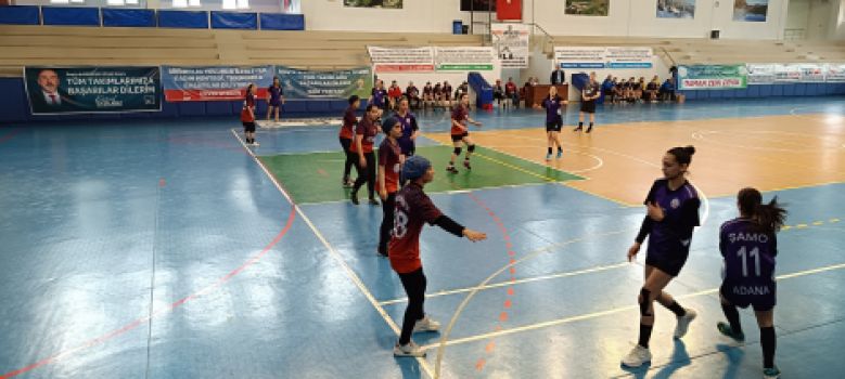 Kahramanmaraş Bayan Hentbol 20-35 Adana ŞAMO Spor Lisesi 